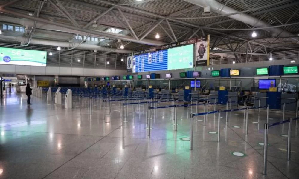 Παραλλαγή Όμικρον: Σε καραντίνα πέντε Έλληνες ταξιδιώτες που έφτασαν στο Ελ. Βενιζέλος από χώρες της Αφρικής